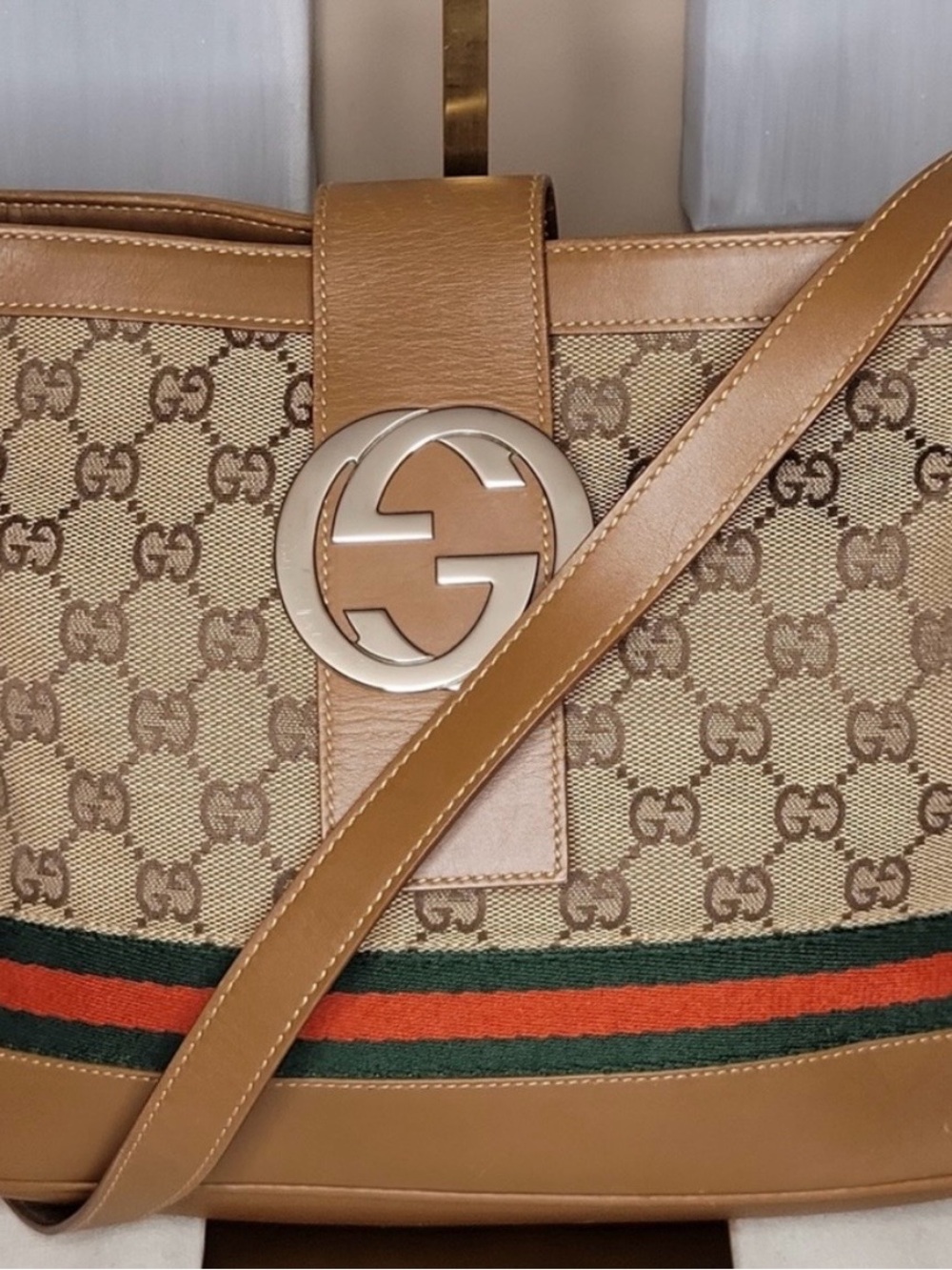 Gucci Brown GG Canvas Shoulder Bag with Green and Red Web Stripe - Picture 3 of 13